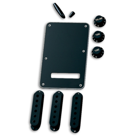 FENDER® ACCESSORY KIT STRATOCASTER® BLACK